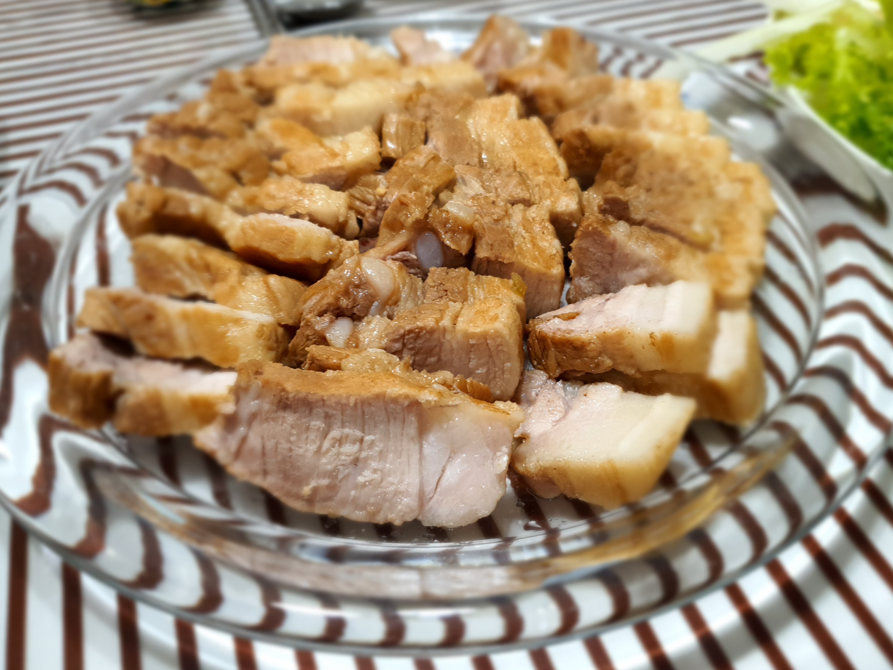 돼지-수육은-삼겹살로-삶으면-맛있어요.