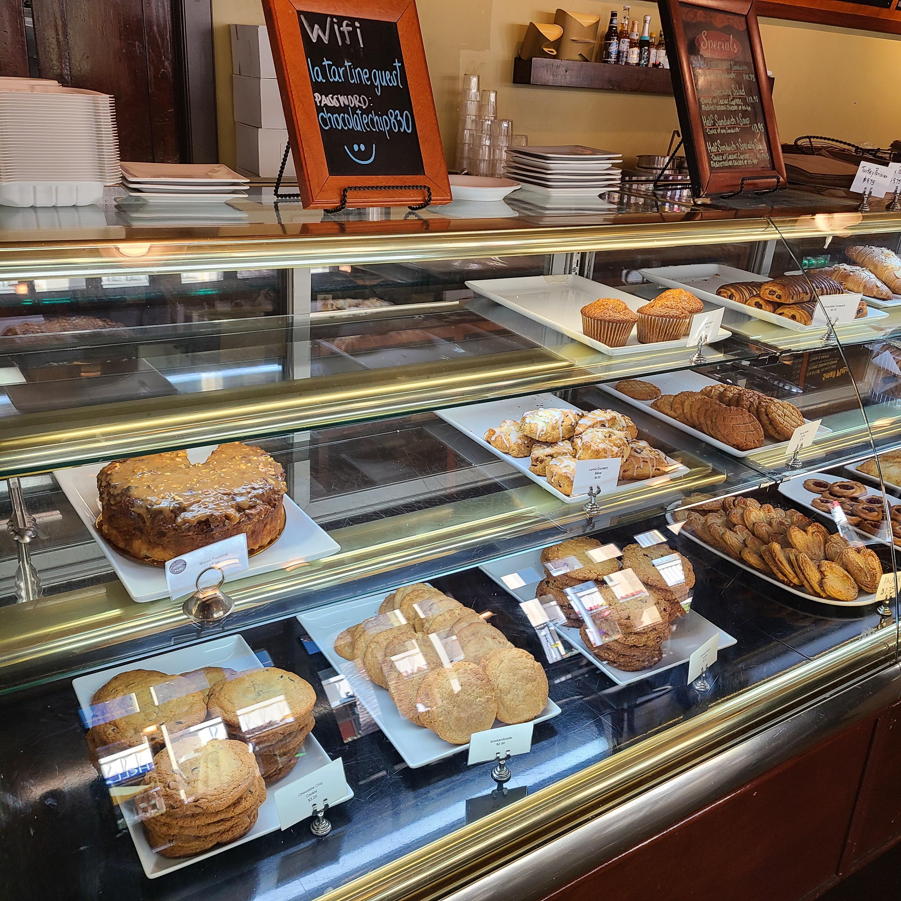 얼굴만한 쿠키가 든 디스플레이