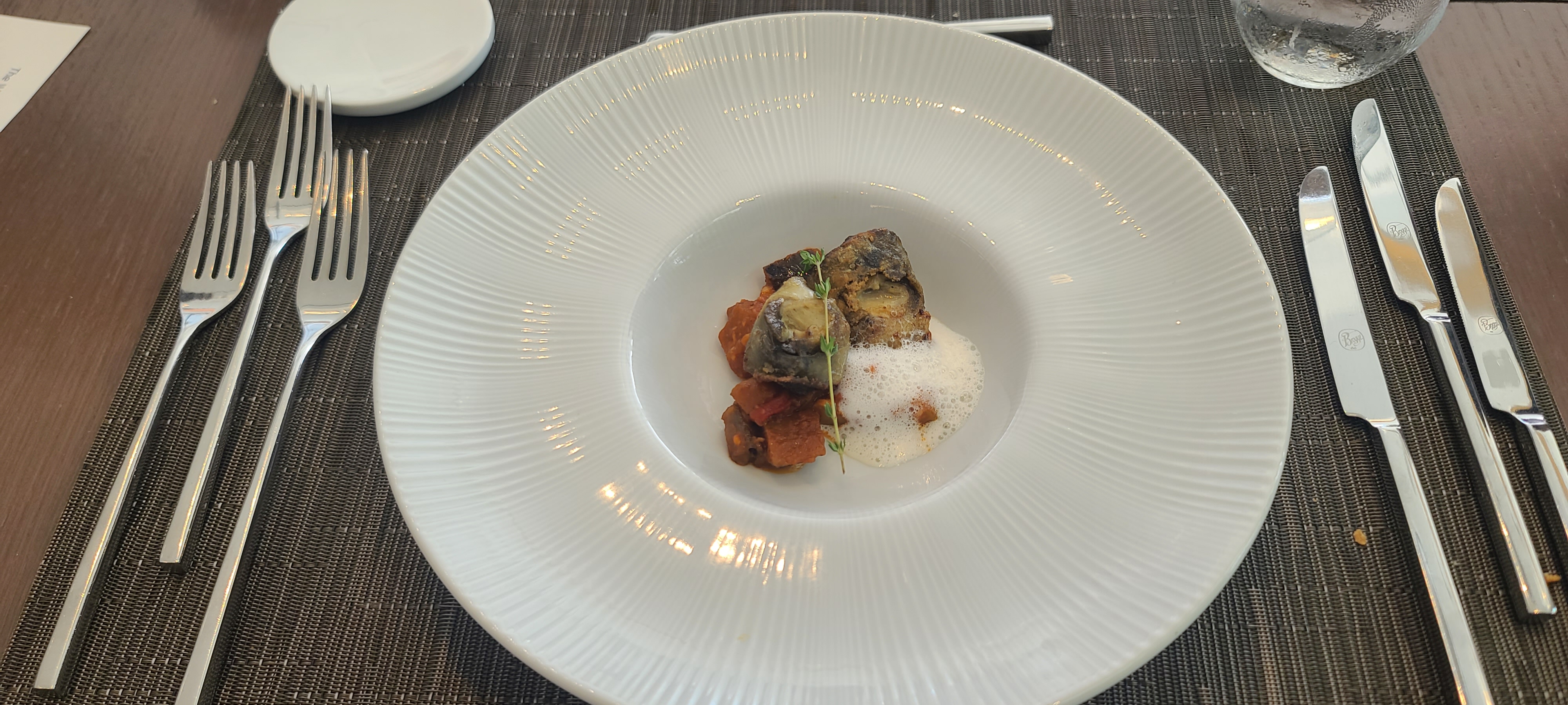 코스요리 강동구맛집 더화이트 세스코 프랑스요리 고급레스토랑 프랑스식 한우타르타르 제철소라 클래식라따뚜이