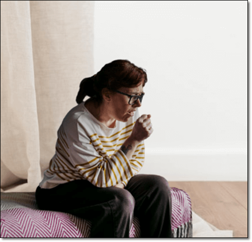 여성 감기로 편도선 부었을 때