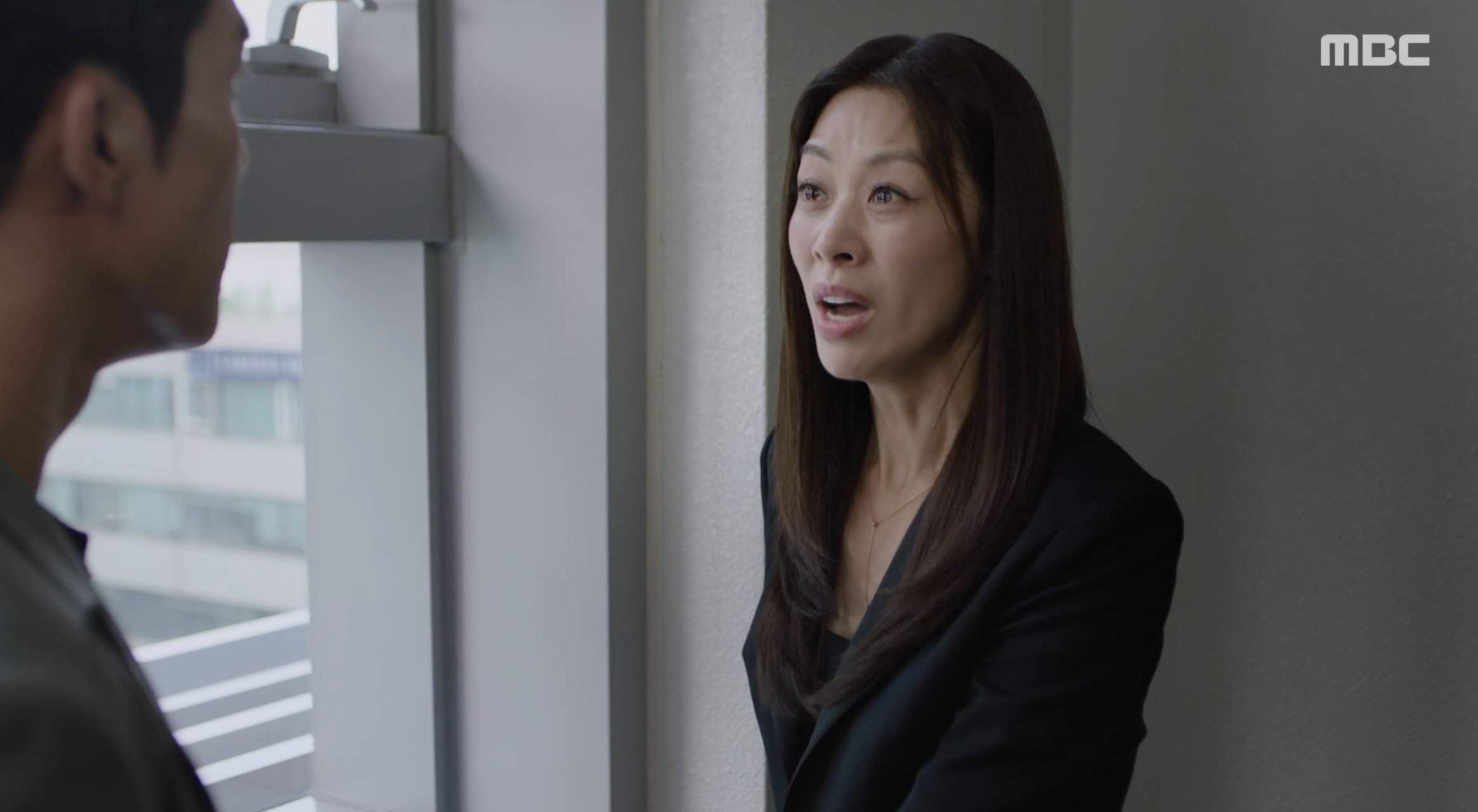 태양을삼킨여자 손수건 증거