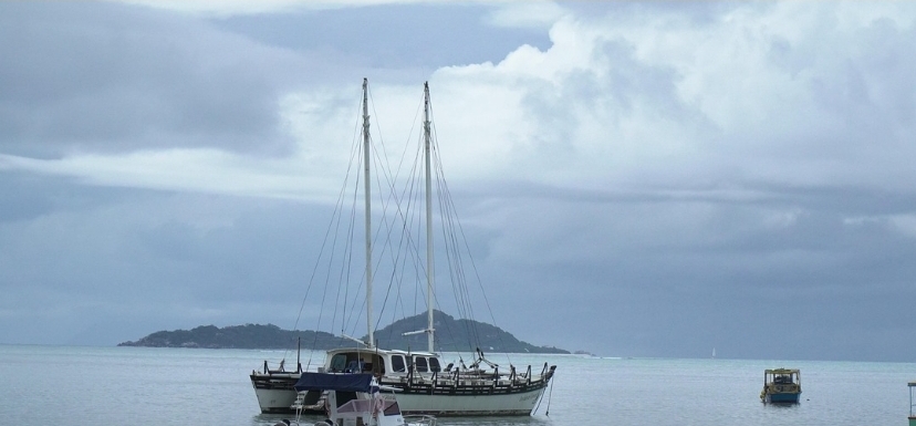 A-four-day-work-week-and-holiday