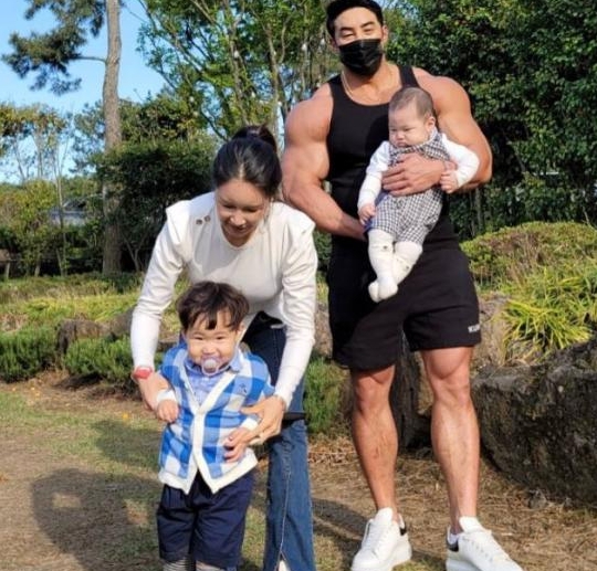 황철순 아내 와이프 지연아 폭행 영상 불륜 외도 이혼 카톡 인스타 재조명