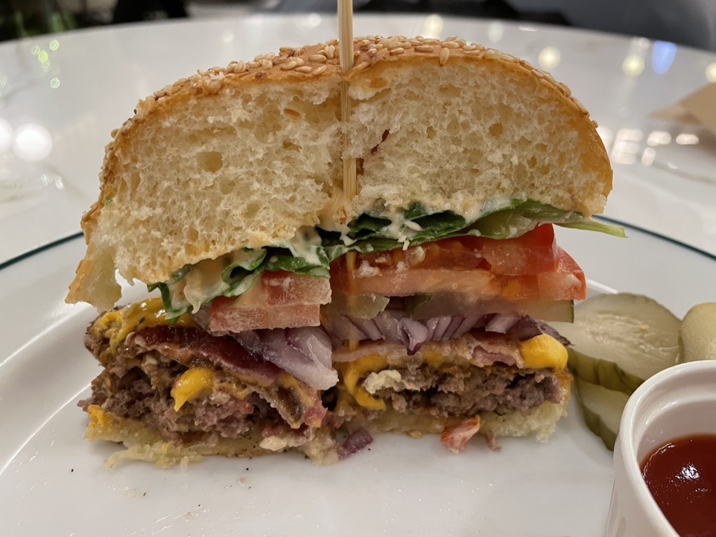 파이어벨 고메버거 단면