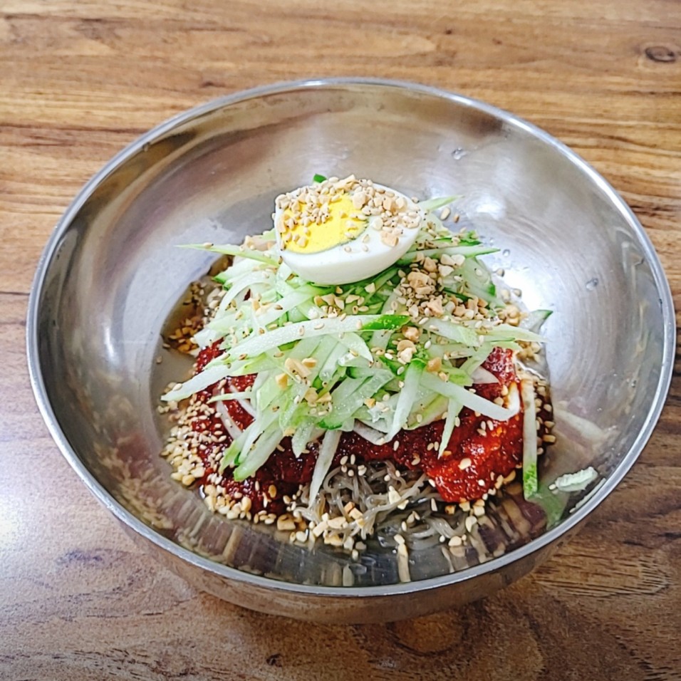 비빔냉면