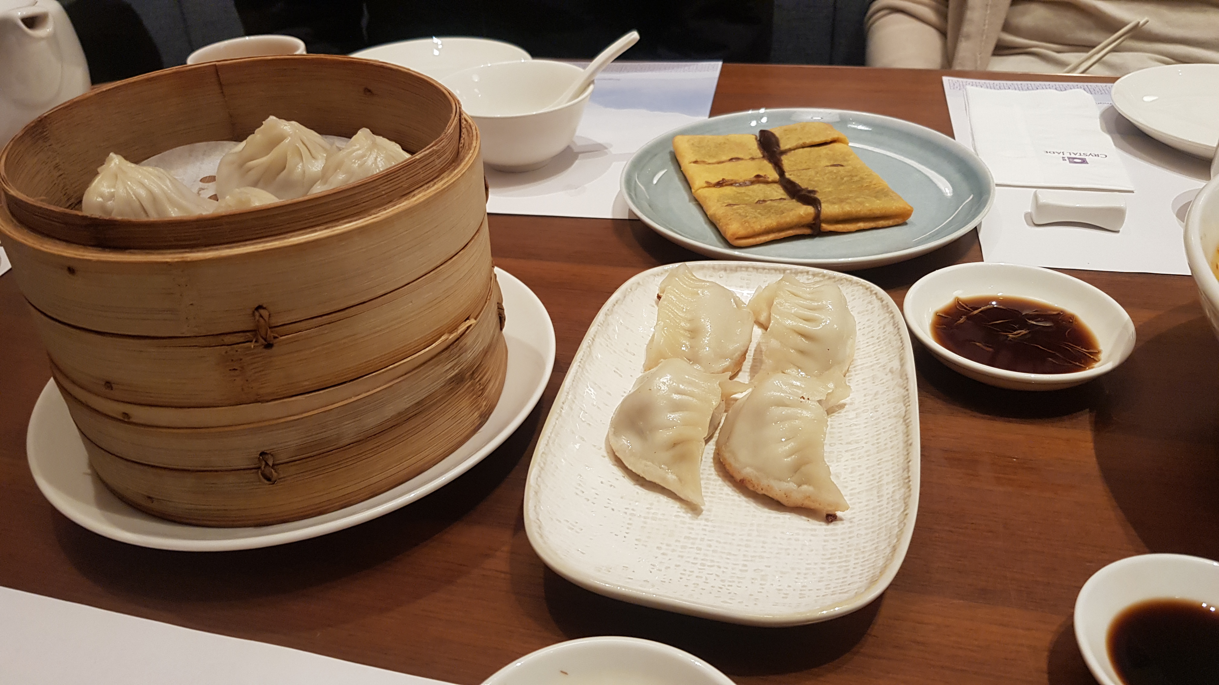 샤오롱바오와 군만두