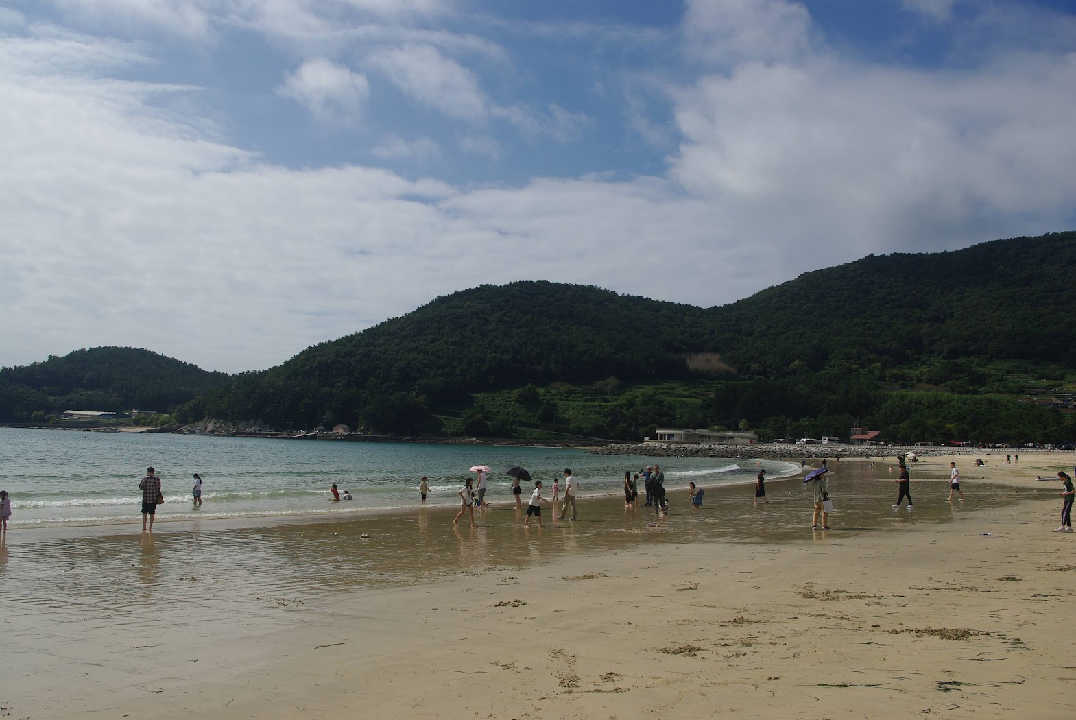 늦여름 은모래비치의 많은 인파들