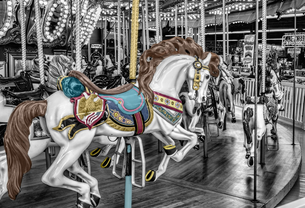 회전목마, 놀이공원