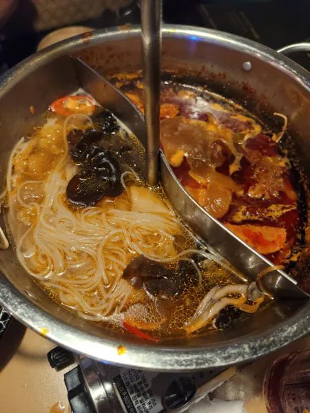 생생정보 기다려야 제맛 홍백 커튼 샤브샤브