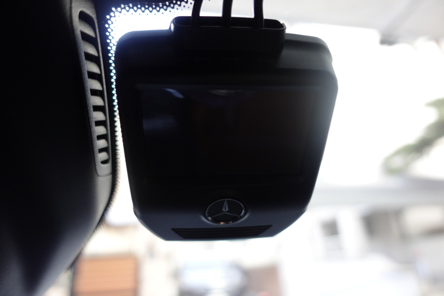 벤츠 GLC 300E 쿠페 실내디자인