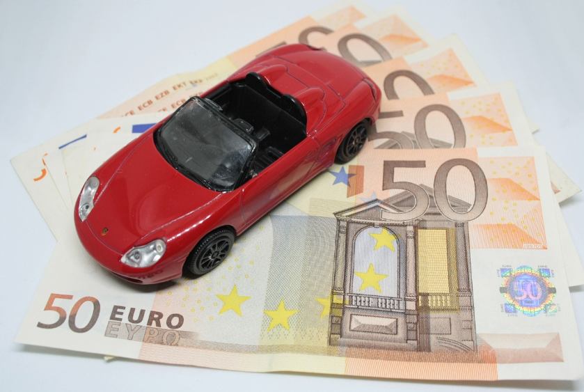 자동차 돈 사진