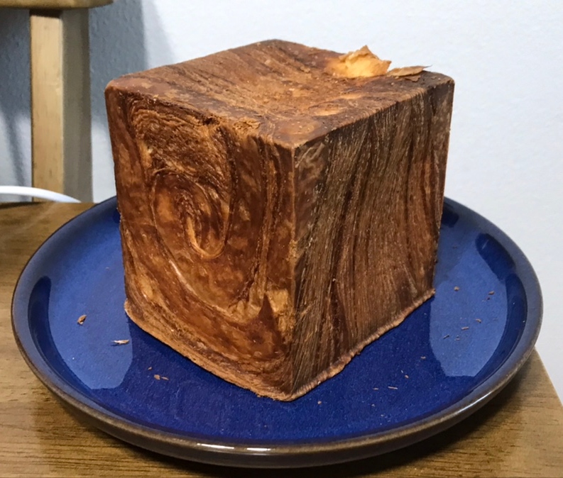 아티장베이커스 치즈데니쉬 겉부분