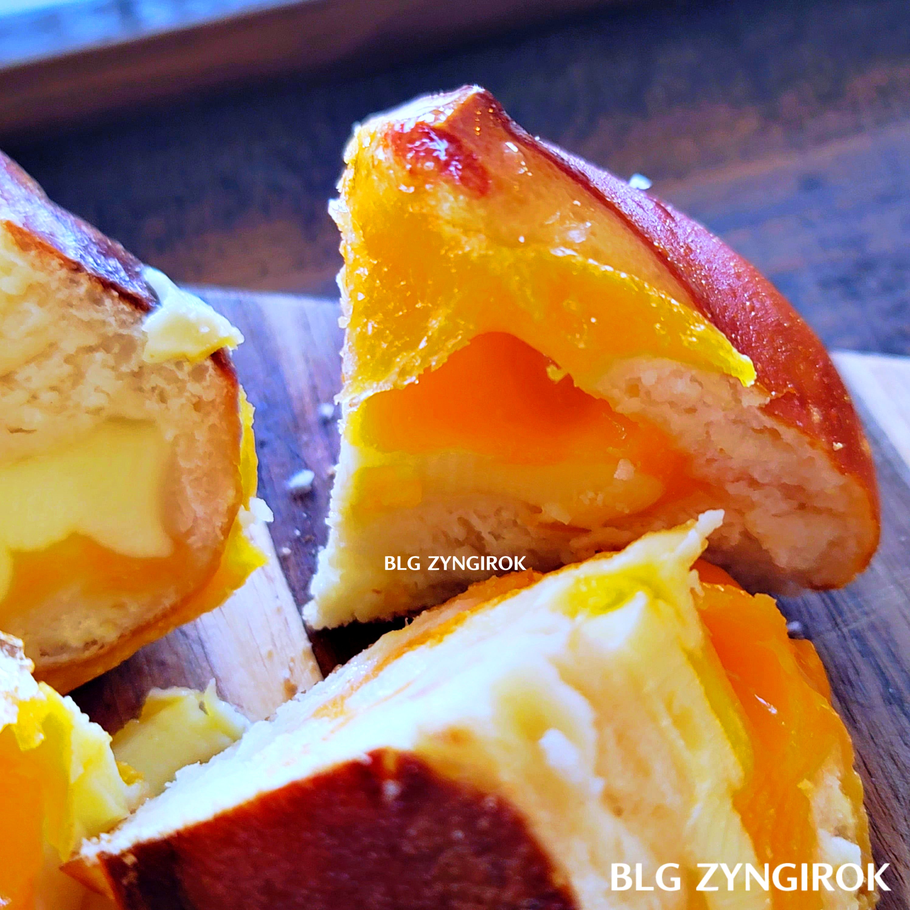 양주 카페 럿지 LODGE 치즈단지를 자른 모습이다.