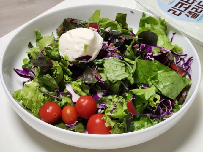 다이어트 중 점심시간에 혈당을 올리지 않는 건강한 외식 메뉴를 선택하는 방법