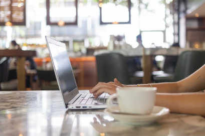 디지털 노마드 코치 – 자유롭게 일하며 삶을 설계하는 새로운 직업