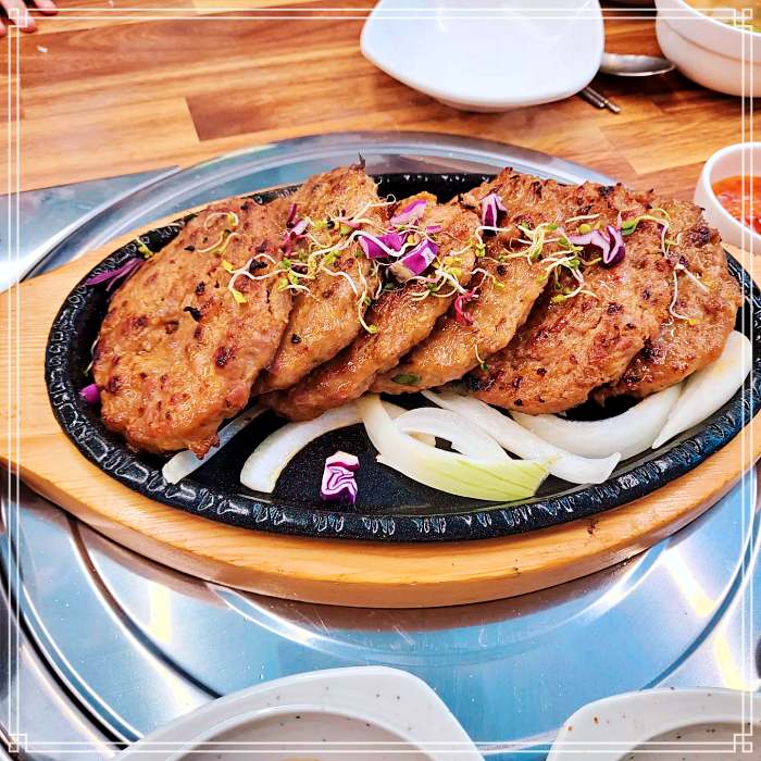 가볼만한 곳, 충북 단양 맛집 밀키트, 전국 택배 주문 가능, 숯불 직화 마늘떡갈비