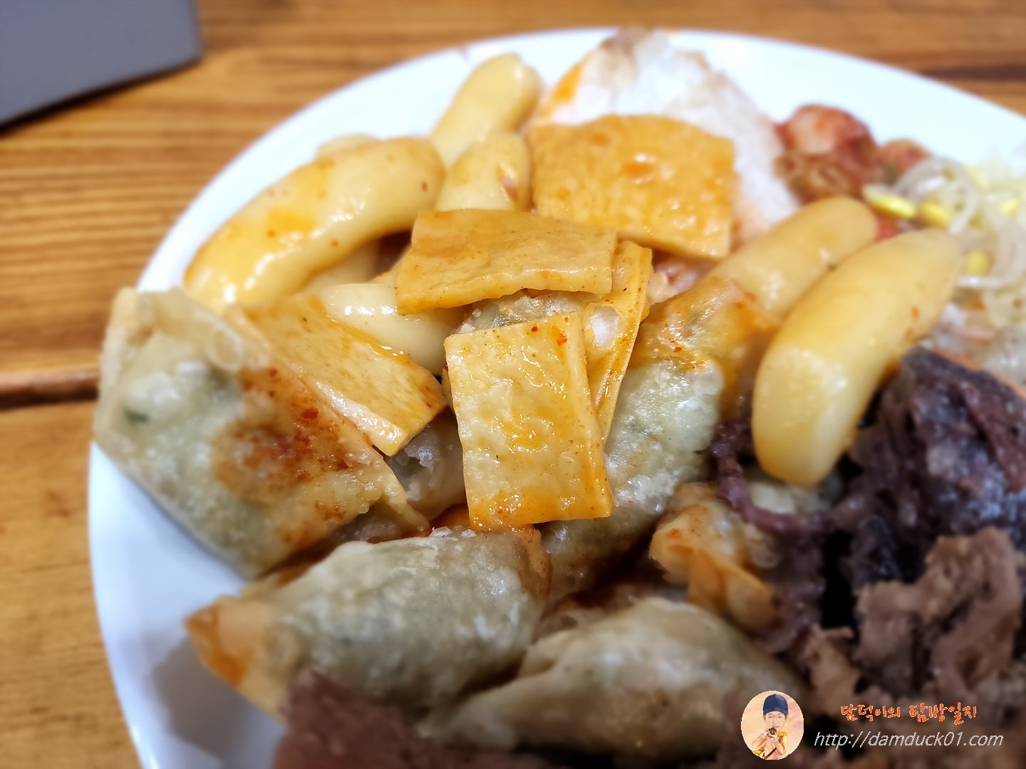 군만두와 로제 떡볶이