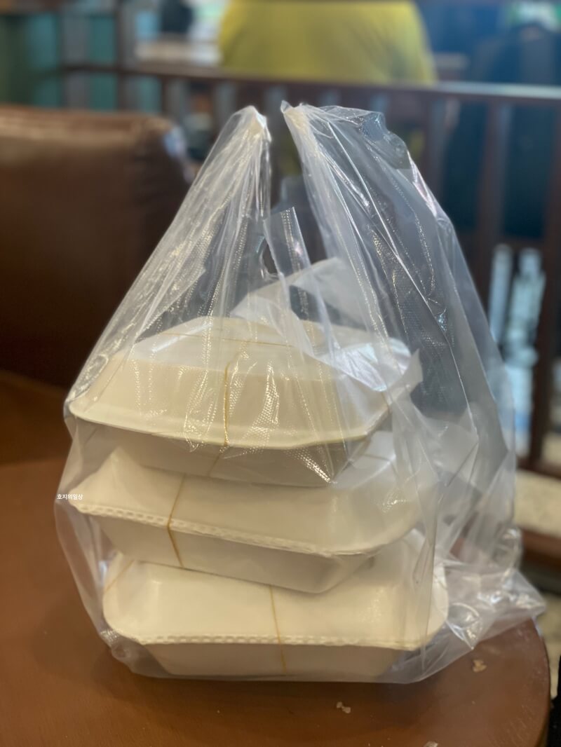 나트랑 씀모이 시장 과일 가게에서 산 망고 3kg
