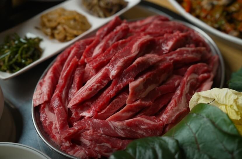 생생정보 오늘 또 방문 스타밥집 가수 김수찬 단골 인천 24시 경희궁 효성점 왕갈비탕 돼지왕갈비 맛집