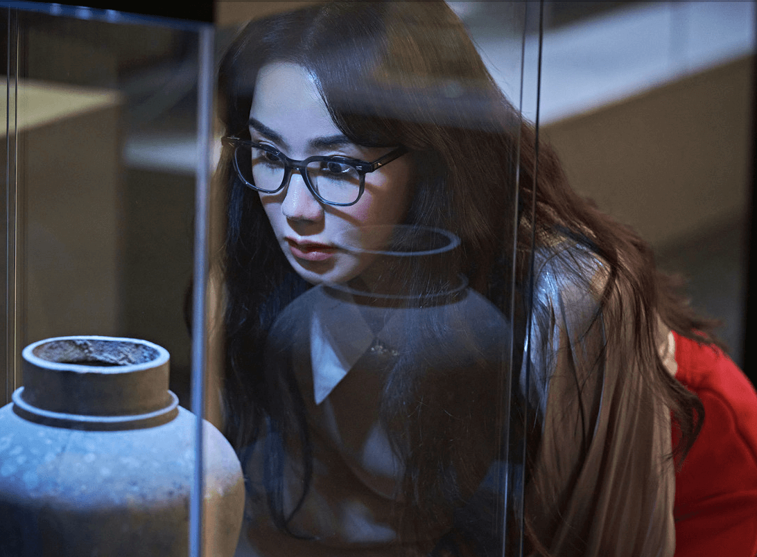 최신영화 엄정화 화사한 그녀