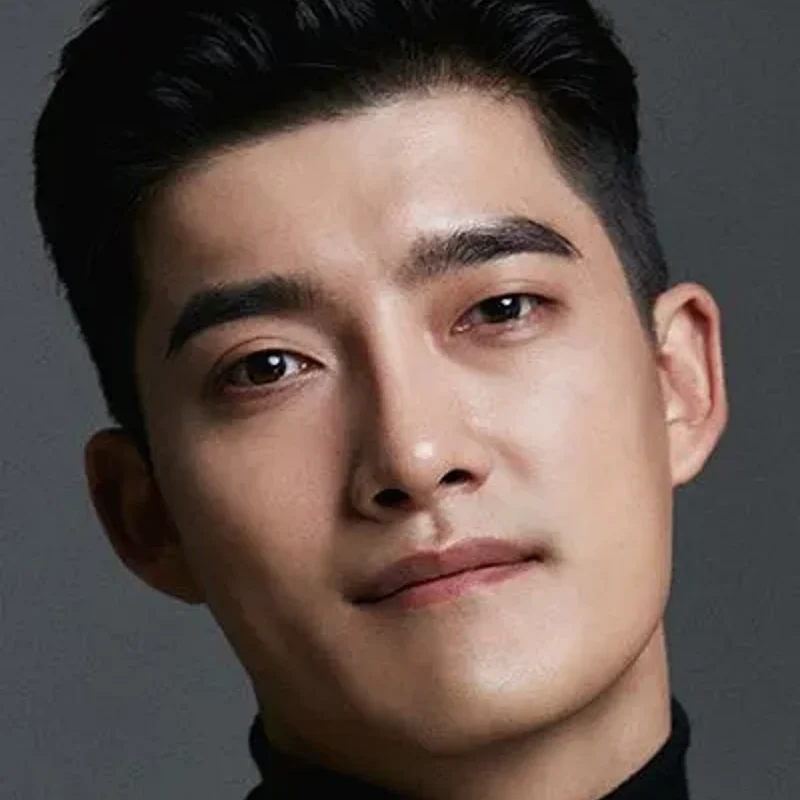 강남 비-사이드에서 경호실장 역을 맡은 안성봉