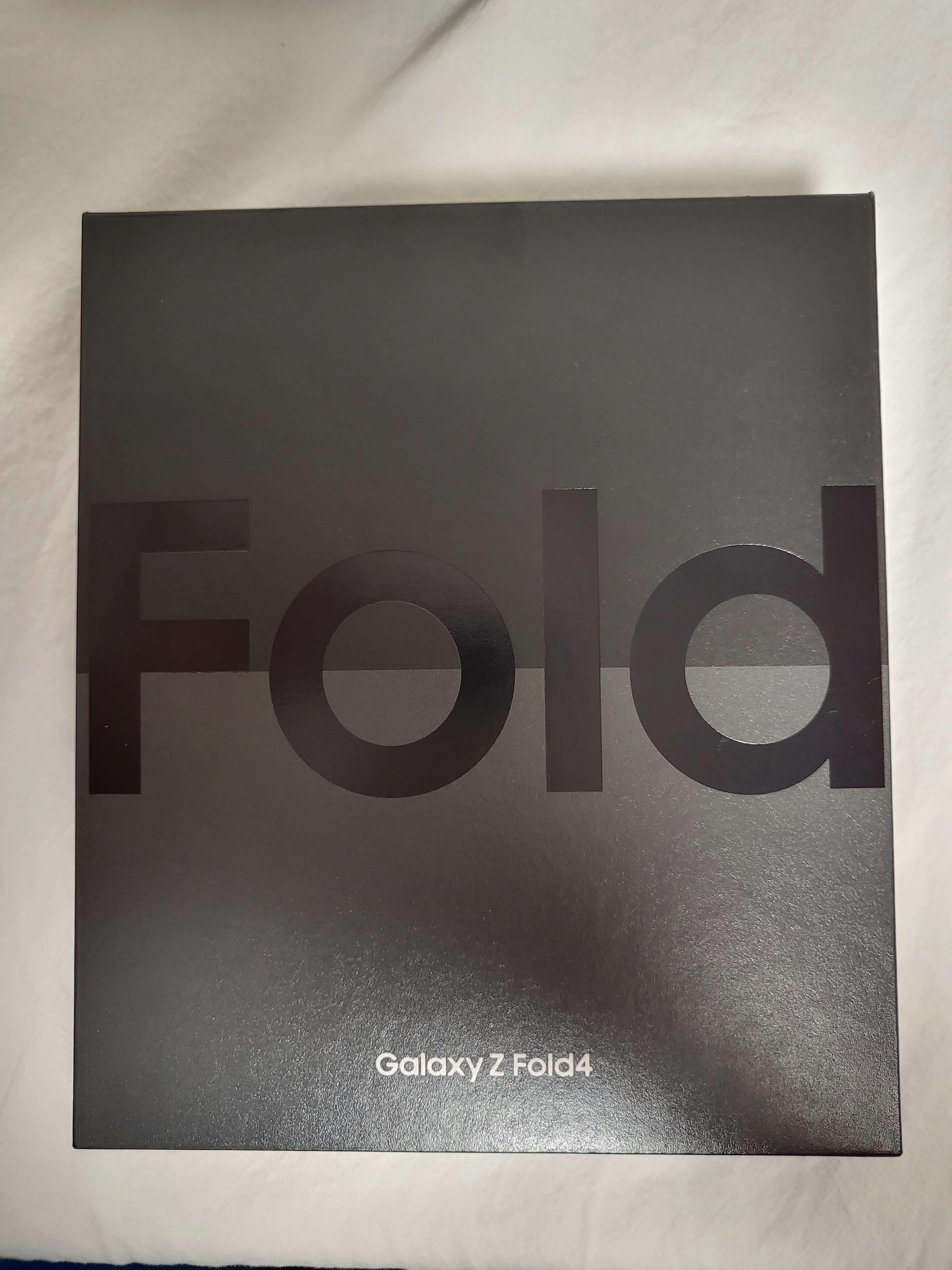 갤럭시폴드4 박스 사진