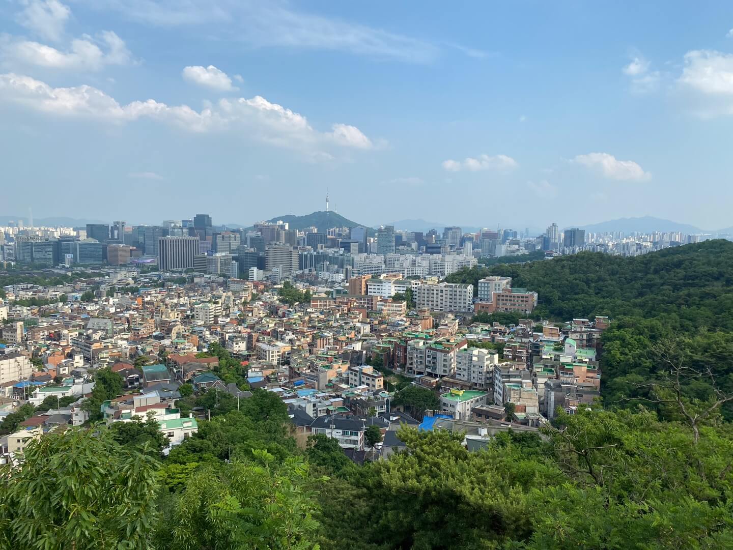 인왕산에서 내려다보는 서울