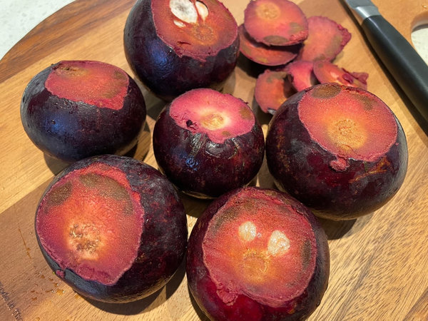 망고스틴 윗부분 자르기