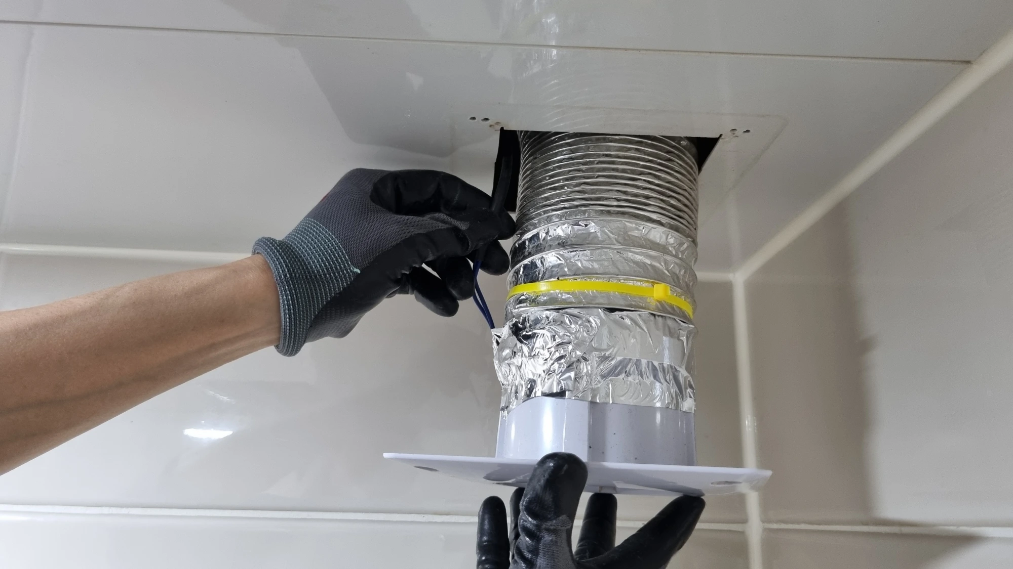 환풍기 배관 연결 모습
