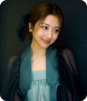 허윤진, 고운 한복 자태로 명절 무드 물씬 [사진 : 허윤진 인스타그램]