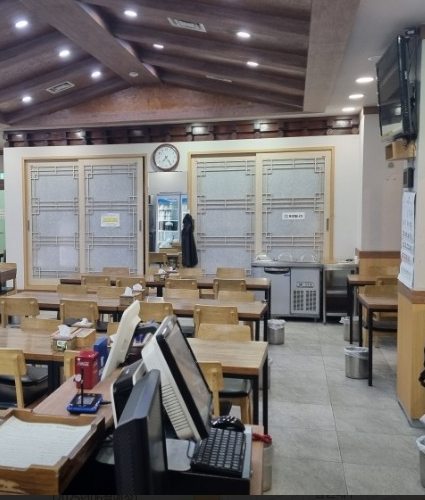 생생정보 토니안의 27년 단골 맛집 스타맛집 제육볶음 오징어볶음 낙지볶음 서울 서초구 전주청국장집