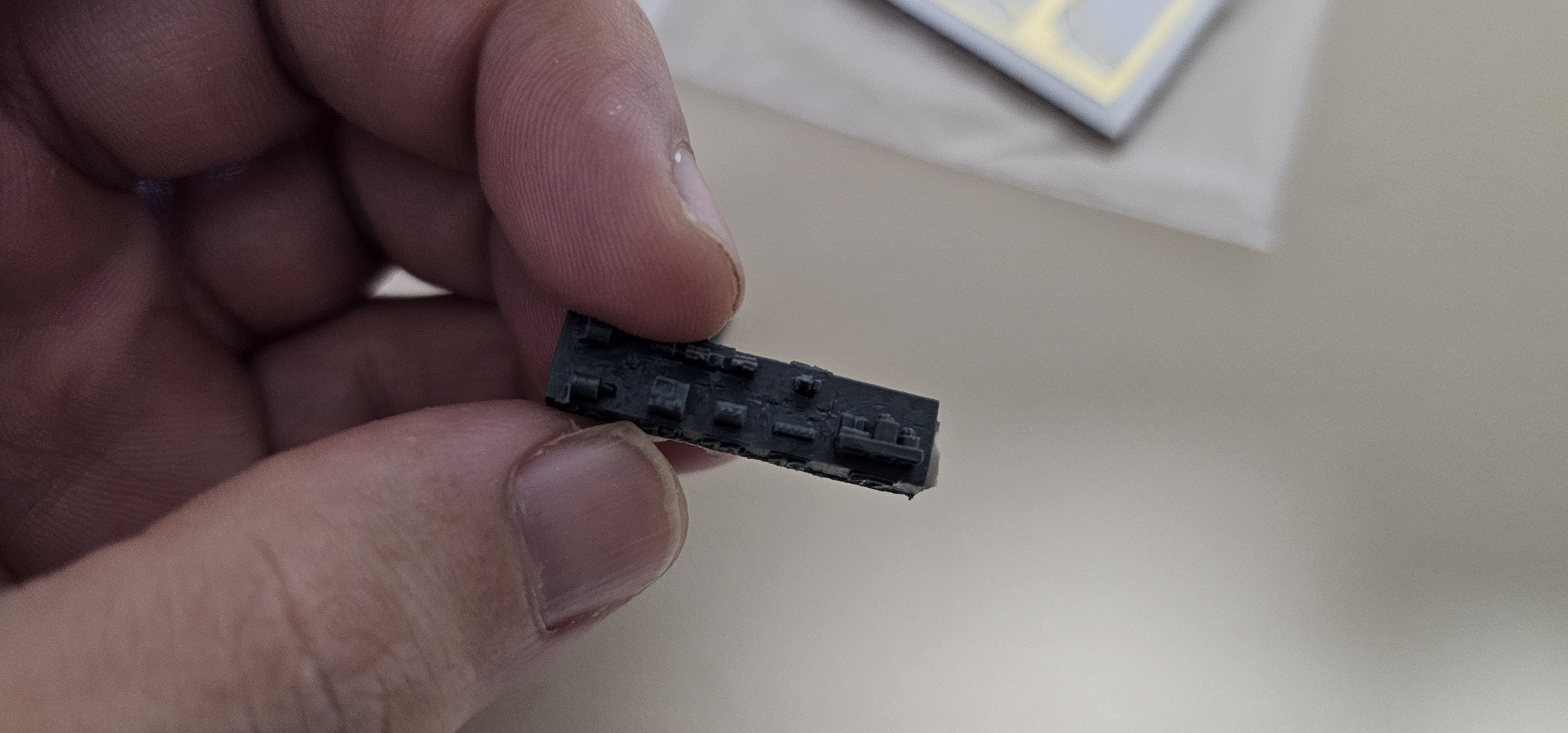 내부-부착물-레진