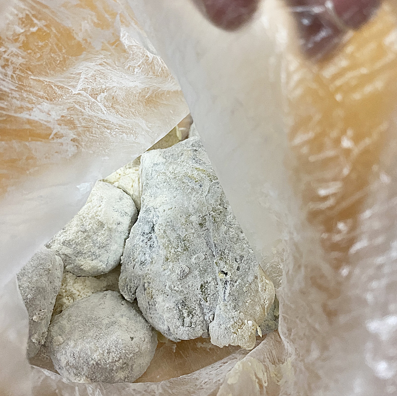 냉동전 밀가루 입히기