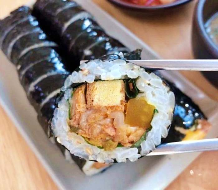 생활의달인 전주 객사 객리단길 묵직하면서도 새콤 아삭한 묵은지 김밥 맛집