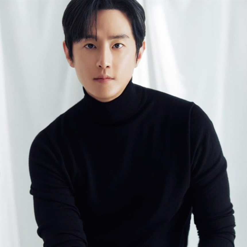 놀아주는 여자 권율 프로필 02