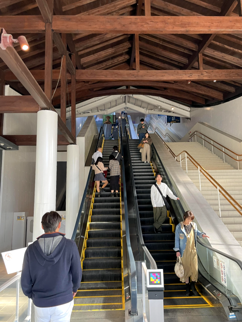 규슈국립박물관 가는길-에스칼레이터