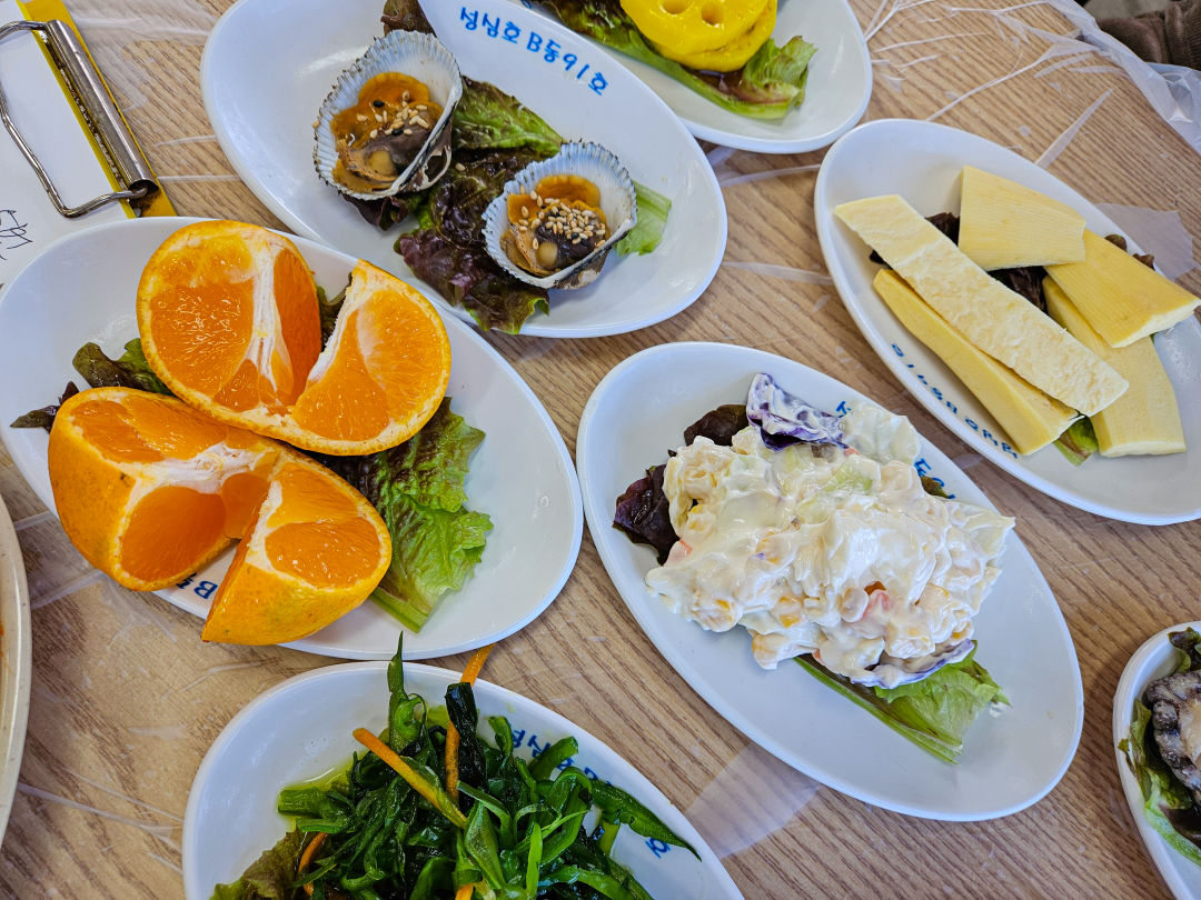 궁평항 수산물 직판장 상차림