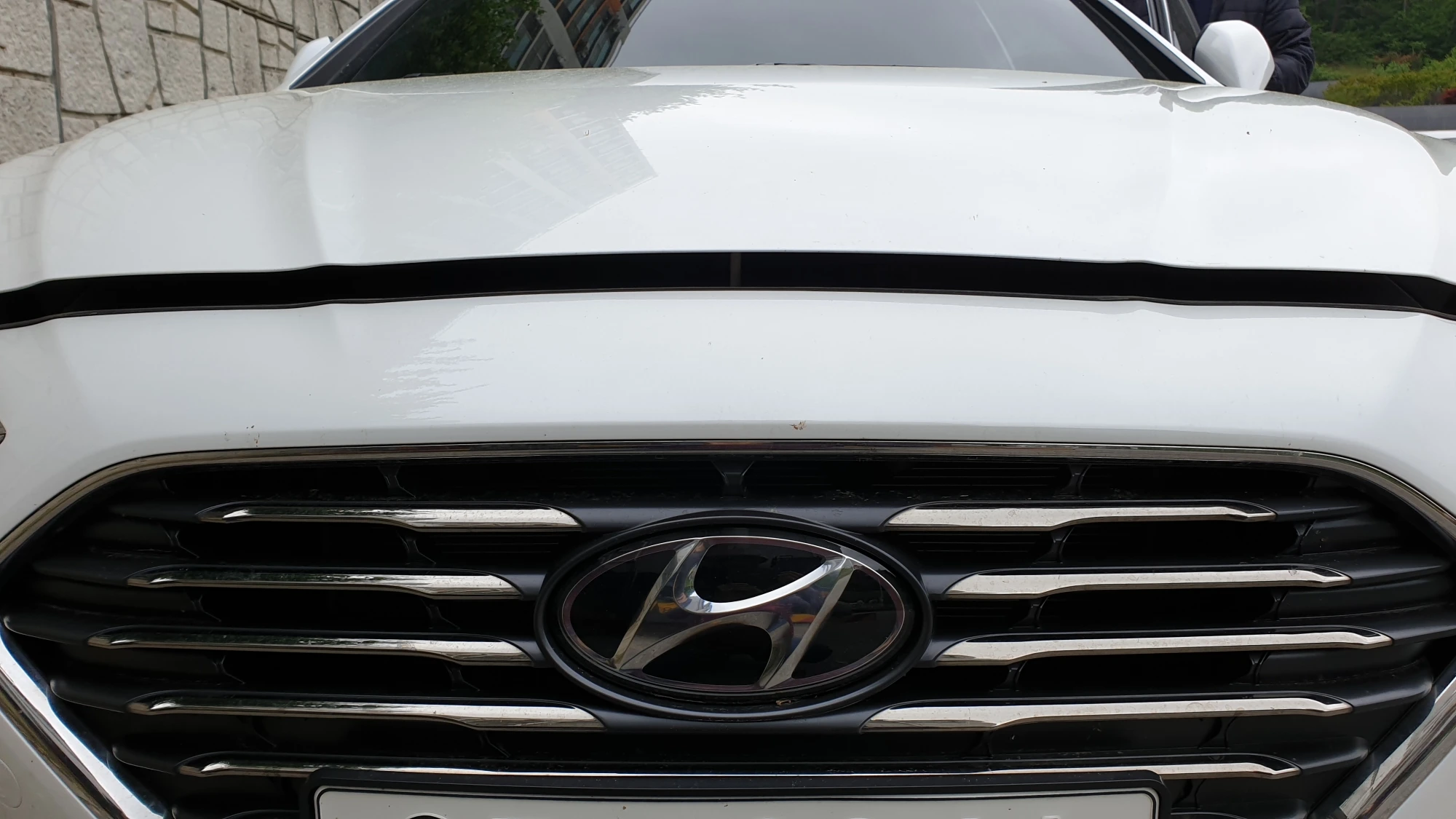 소나타 본넷 열림 상태