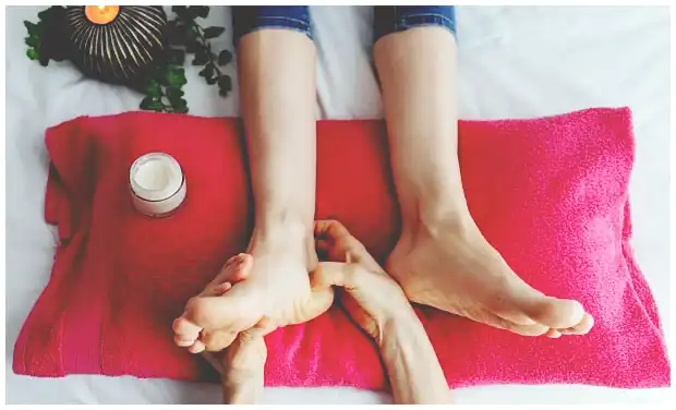 족저 근막염 치료법 (주사, 약, 걷기 중단 방법 등)