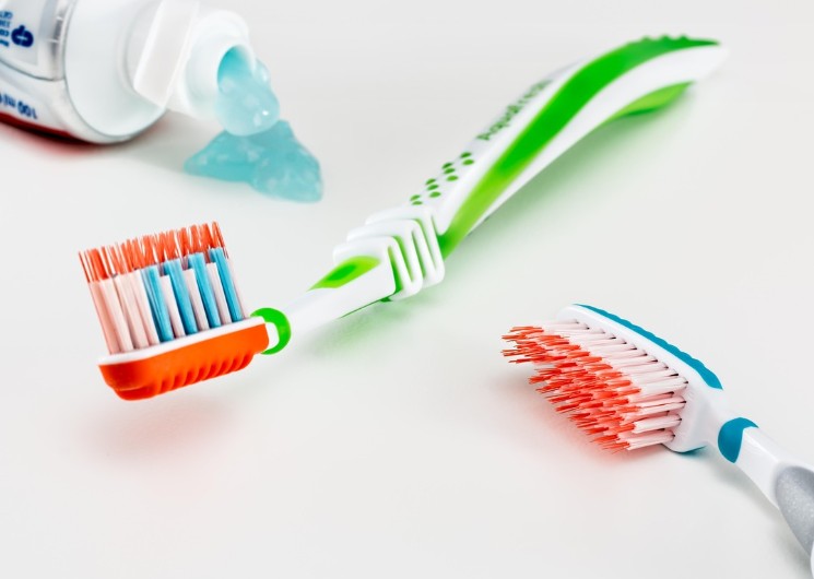 치약 칫솔 사진
