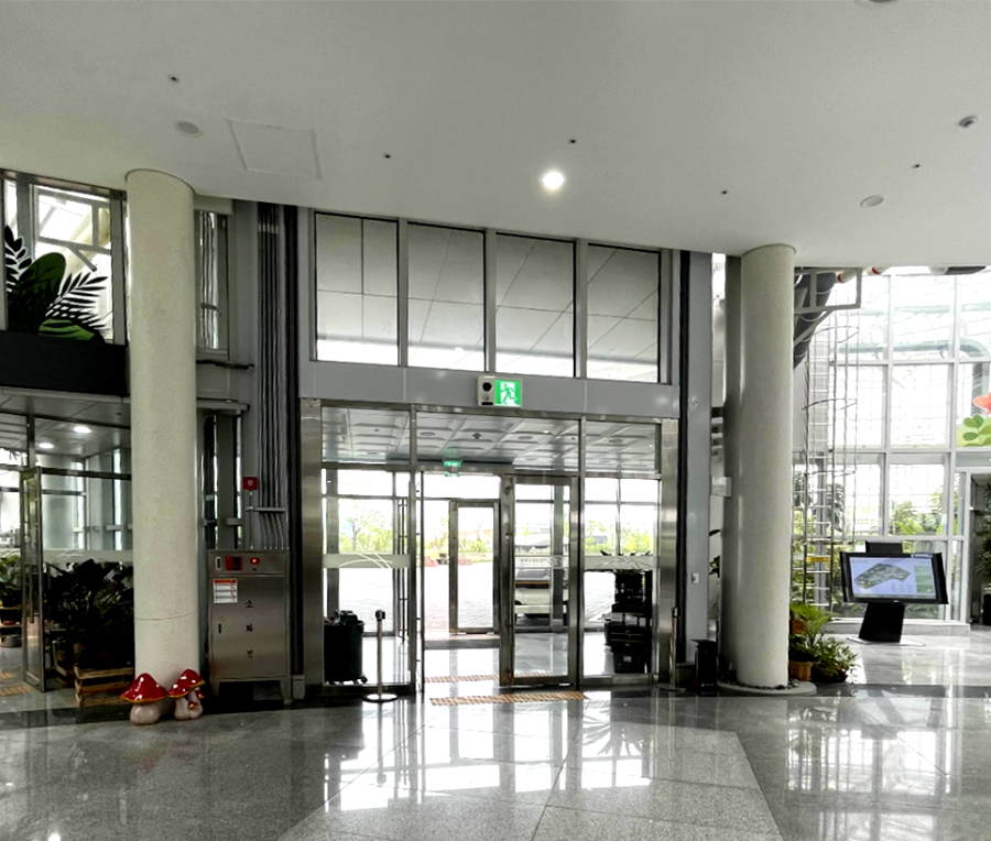 국립 세종수목원 사계절 전시온실 로비