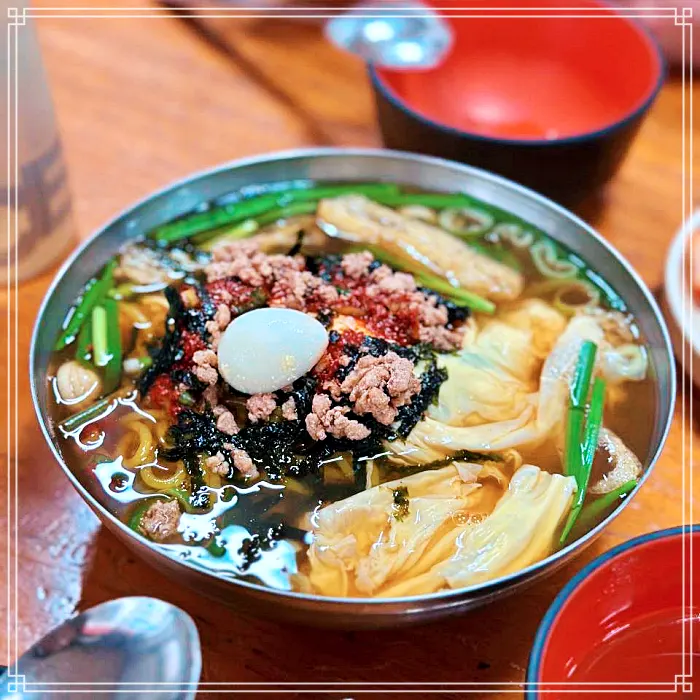 옥천 맛집 쫄깃한 면 위 고기, 메추리알 고명, 따끈한 물쫄면
