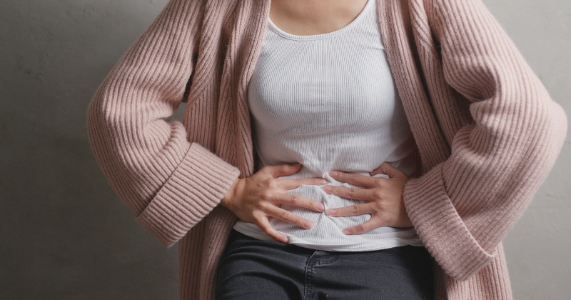 속쓰림이 있는 여성