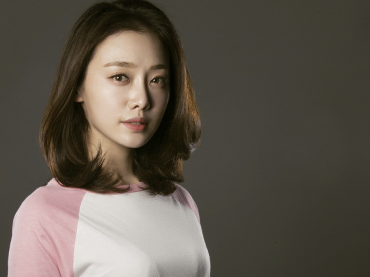 김히어라 프로필 화보