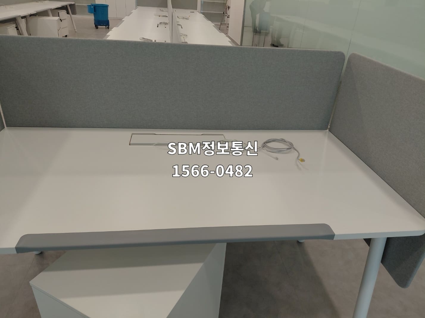 [현장 팩트 10] 공동 책상 랜선작업