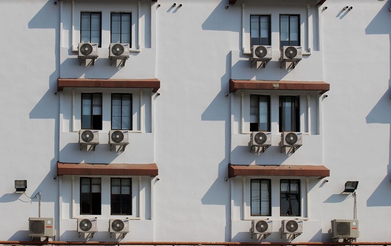 그리고 이는 면역력이 떨어지는 아이들이나 어르신들은 분들은 안면신경마비 같은 신경계 증상이 발생할 수 있으며 심폐기능 이상이나 당뇨병 관절염 등의 만성질환이 심해질 수 도 있습니다.