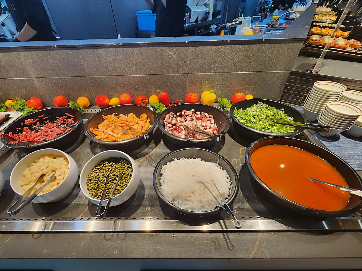 마곡-맛집-고메스퀘어-발산점-물회-원하는-재료-만들기-가능