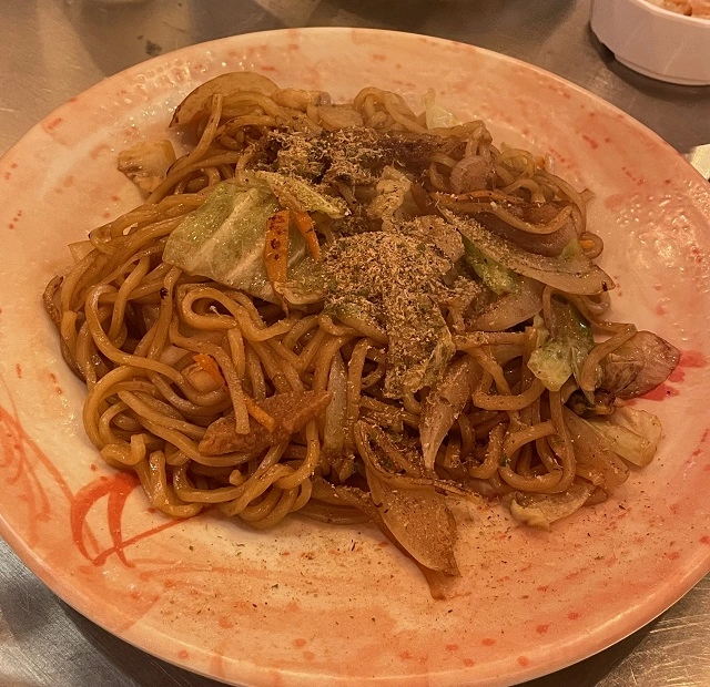 이자카야에서 주문한 메뉴 야끼소바