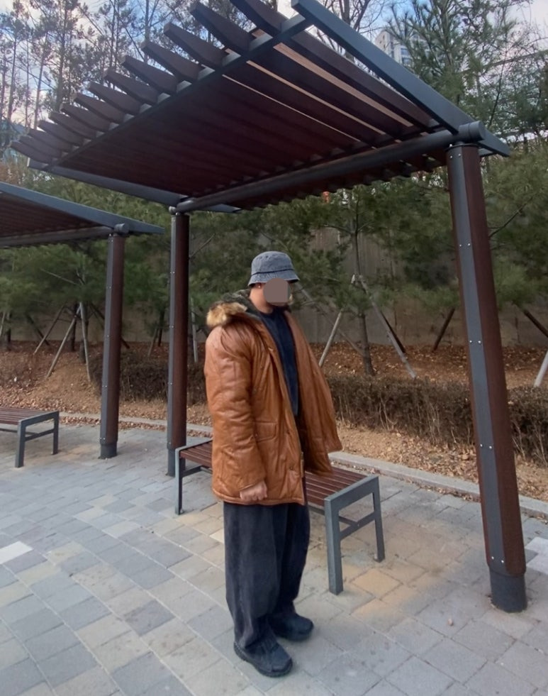 데일리룩('26.1.6.)루오에스펙 워싱 버킷햇 벙거지, 예스아이씨 알파인더스트리 N-3B 파카 점퍼, 소버먼트 맨투맨, 무신사스탠다드 벌룬 팬츠, 뉴발란스 410V5 트레일 블랙