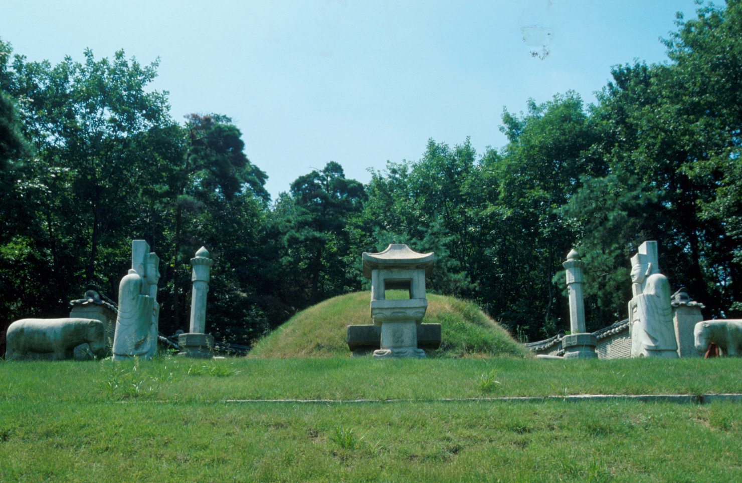 조선 신덕왕후의 정릉 전경